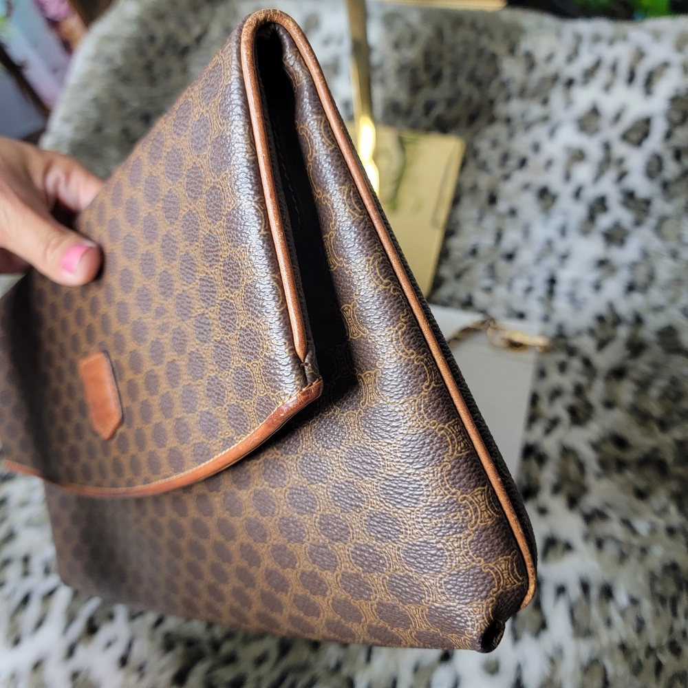 Final✅️ Authentic Celine Brown Monogram Clutch Bag - Picture 10 of 16